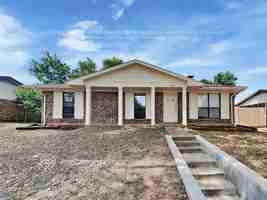 featured image of 717 Holly Oak Dr