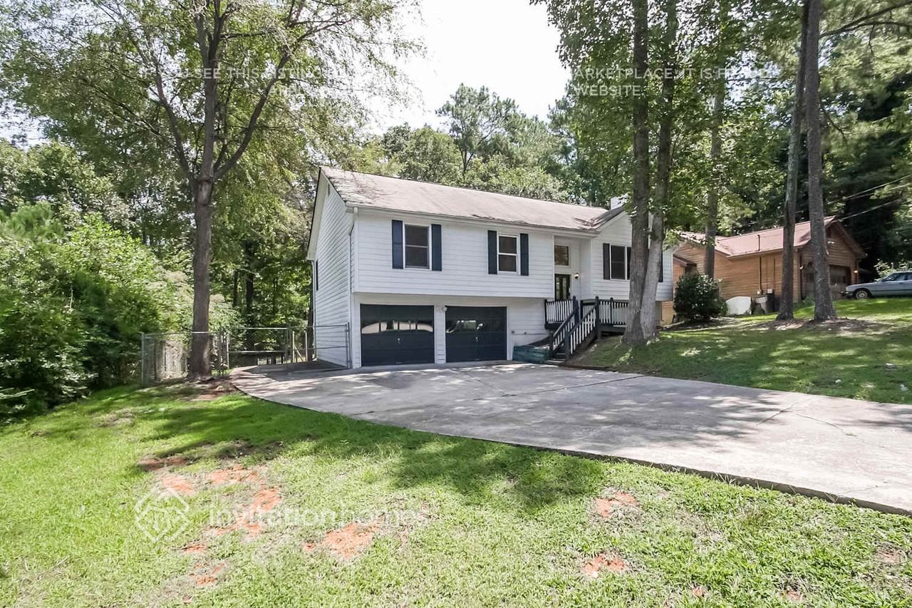 4402 Marci St - Photo 3 of 9