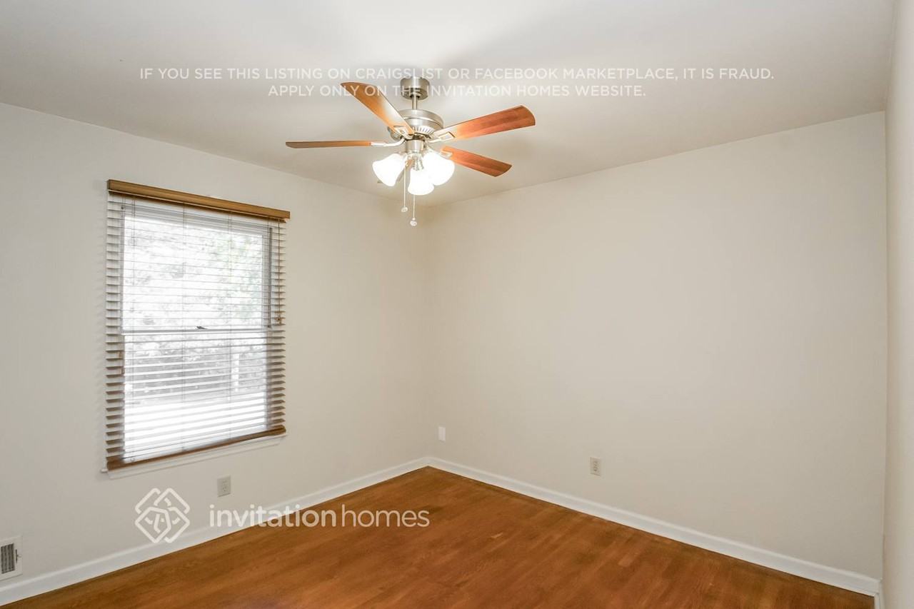 4402 Marci St - Photo 5 of 9