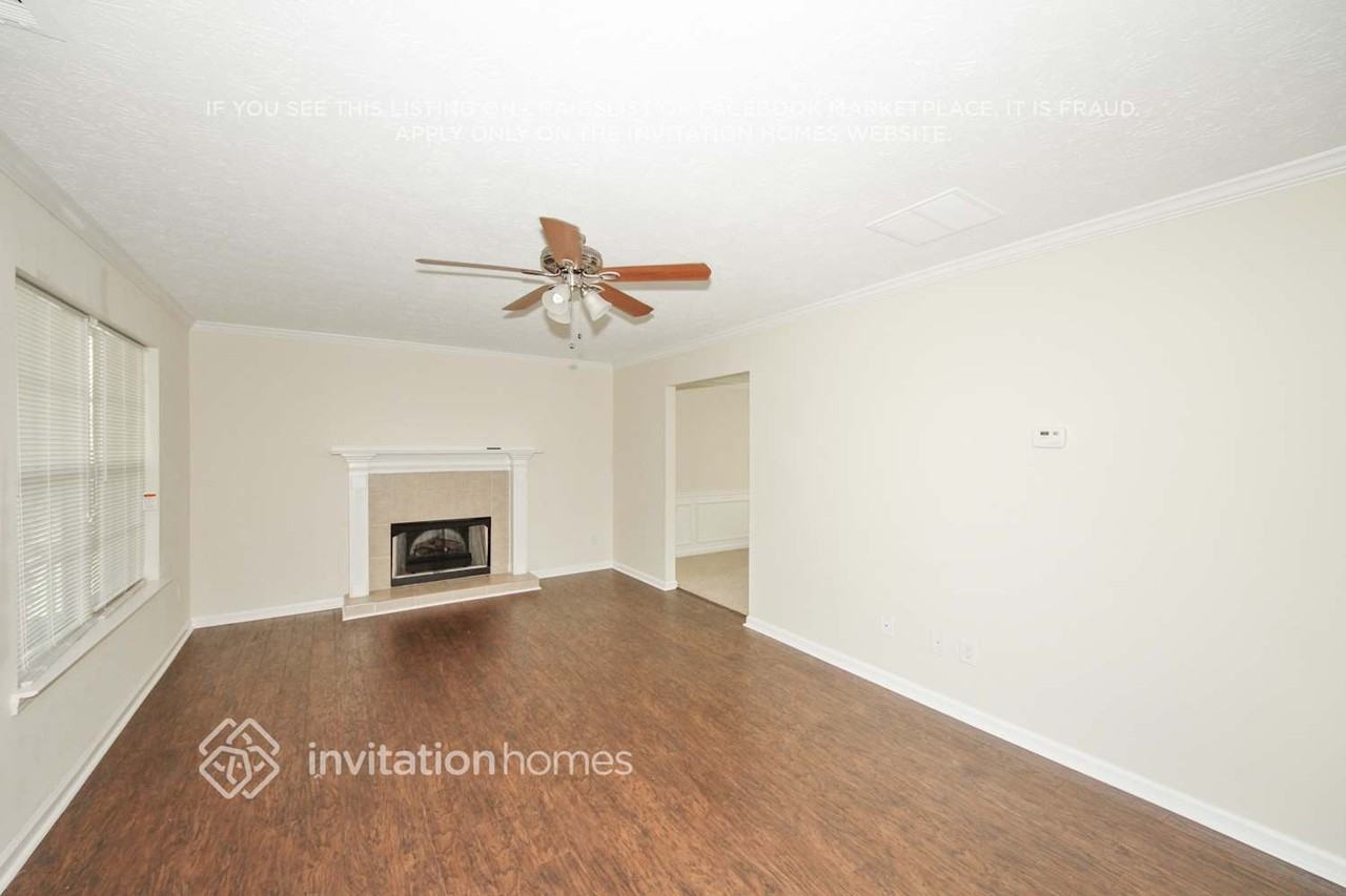 4377 Shoreside Cir - Photo 3 of 18