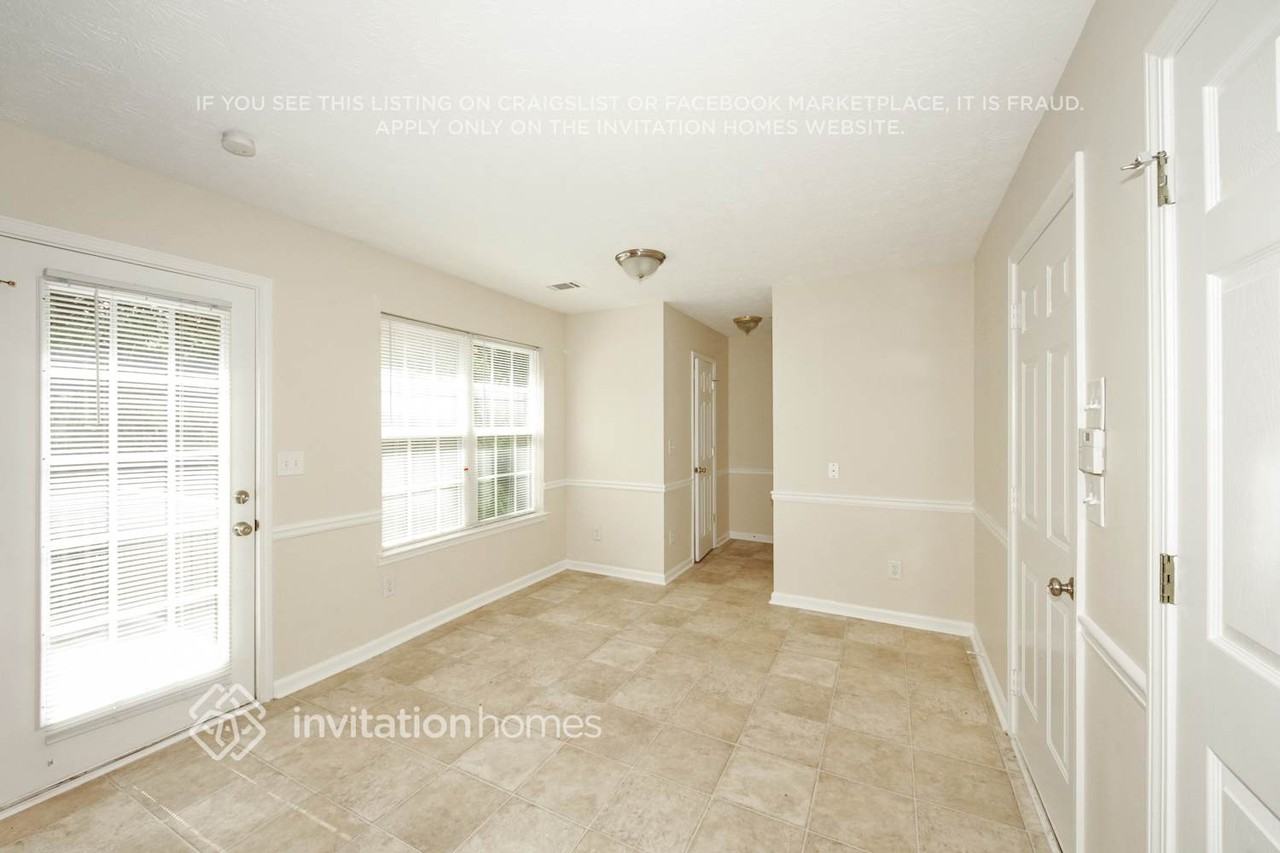 4377 Shoreside Cir - Photo 5 of 18