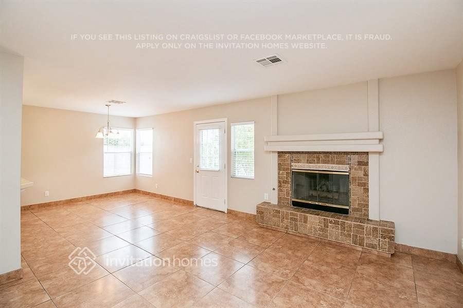 1628 Sun Canyon Ct - Photo 3 of 20