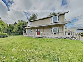 featured image of 4924 La Hal Da Ave Ne