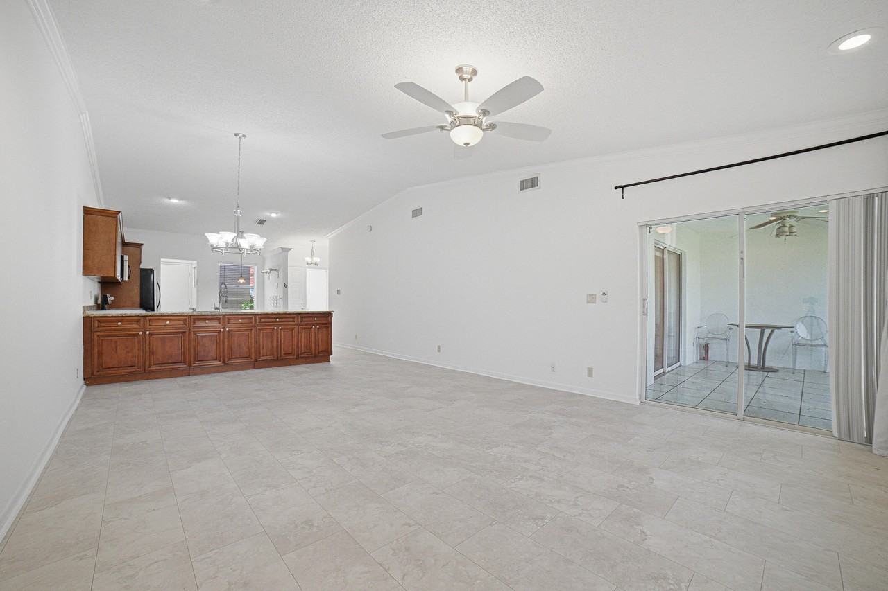 6070 Sunny Manor Ct - Photo 3 of 50