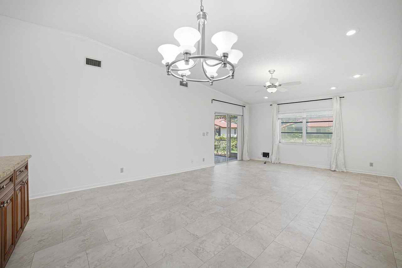 6070 Sunny Manor Ct - Photo 5 of 50