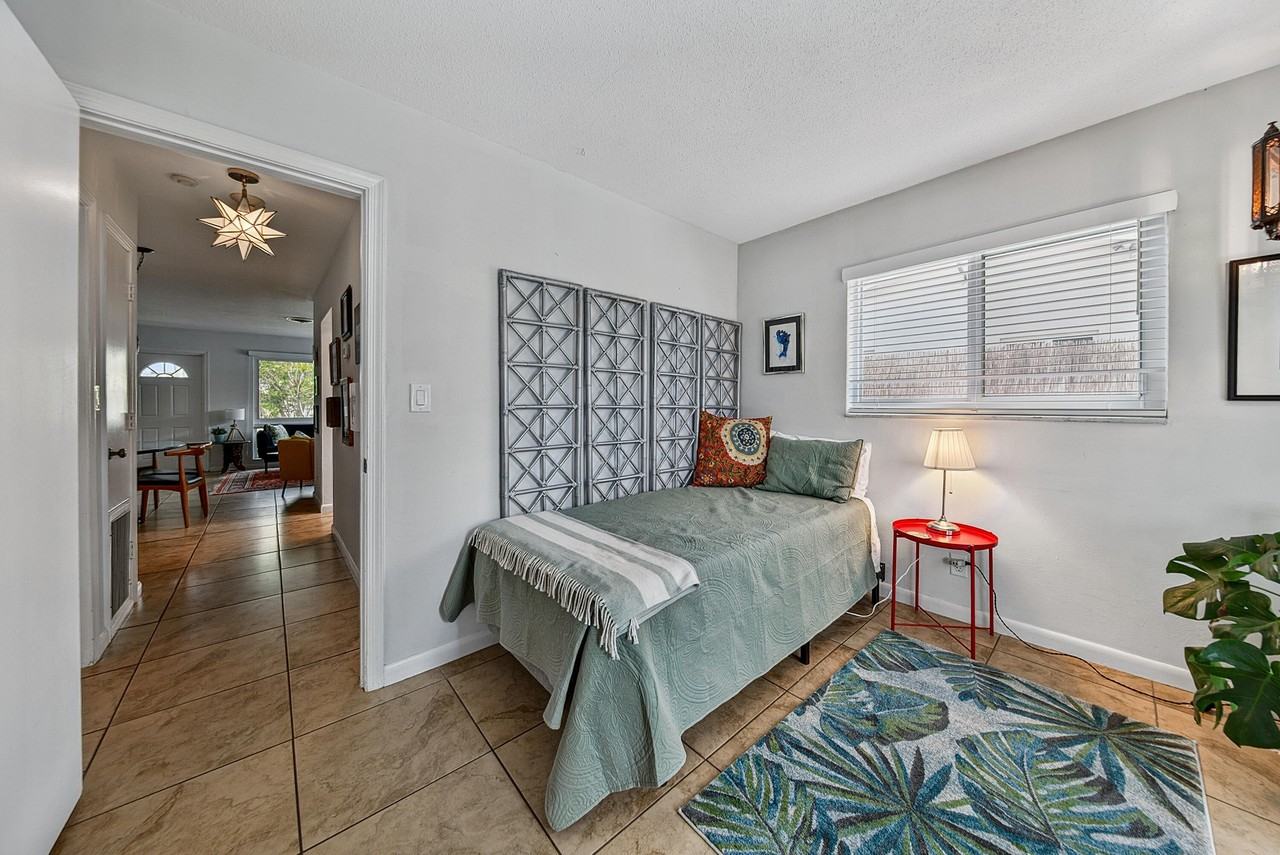 441 Se 1st Ave #1 - Photo 6 of 15
