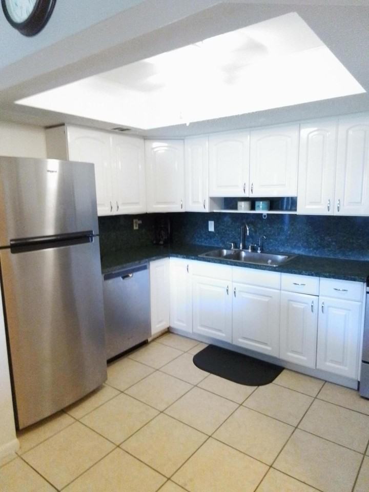 1535 Se Royal Green Cir #D102 - Photo 4 of 20