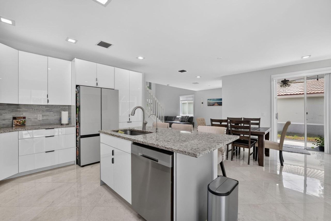 5040 Heron Pl - Photo 6 of 39