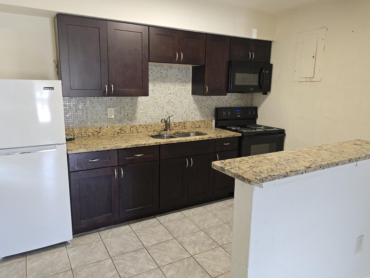 815 W Las Olas Blvd - Photo 6 of 8