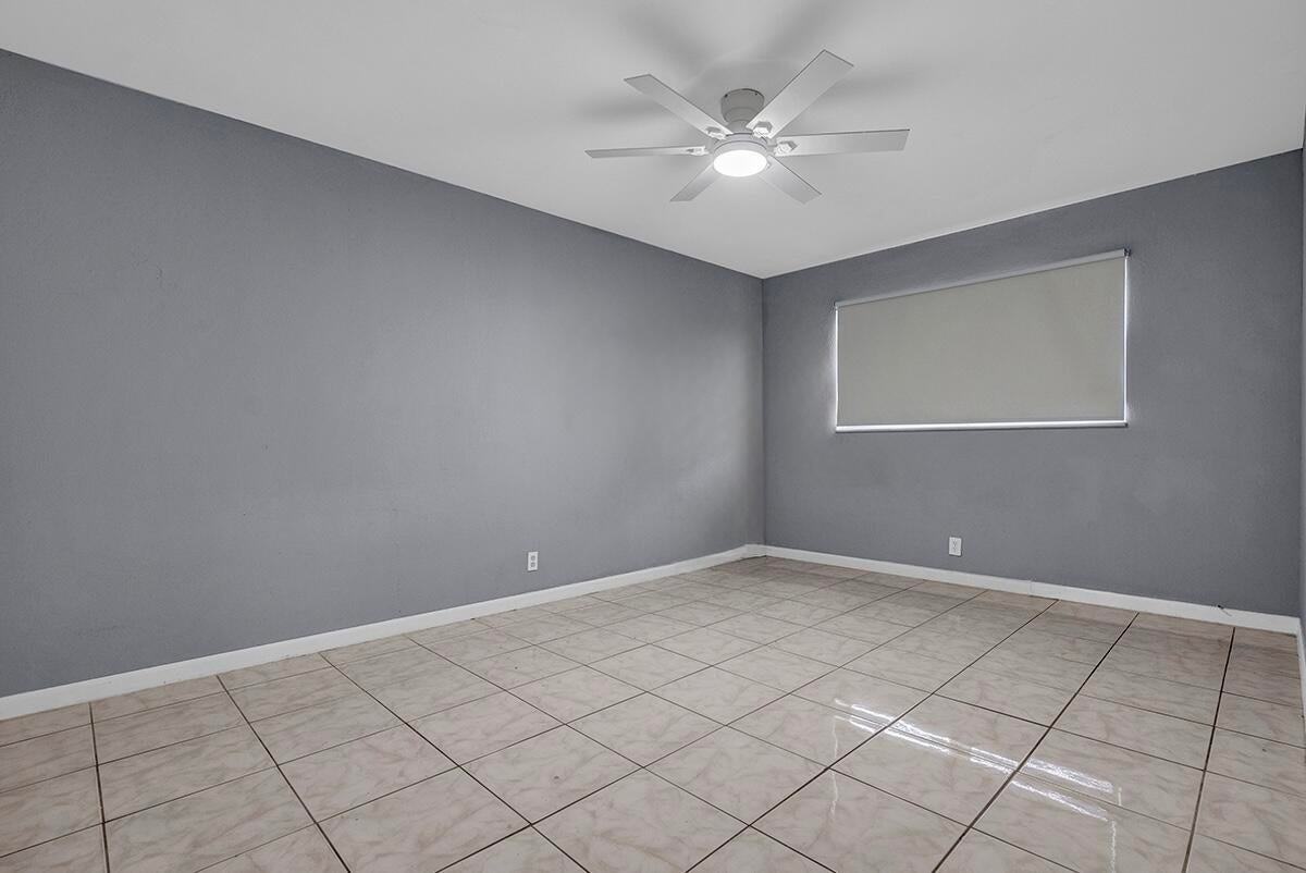 340 Nw 19th St #308 - Photo 4 of 8
