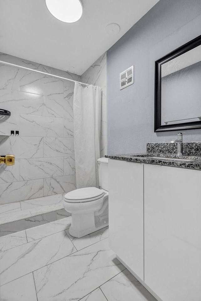 340 Nw 19th St #308 - Photo 5 of 8