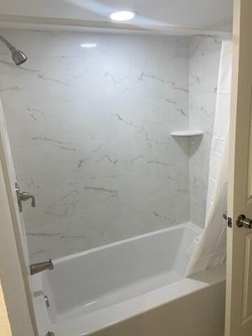 3123 Oakland Shores Dr #D207 - Photo 5 of 11