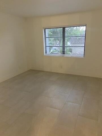 3123 Oakland Shores Dr #D207 - Photo 6 of 11