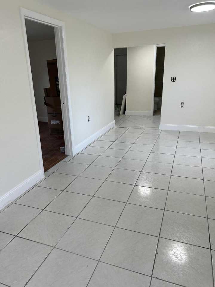 314 Nw 5th Ave #1-3 - Photo 2 of 3