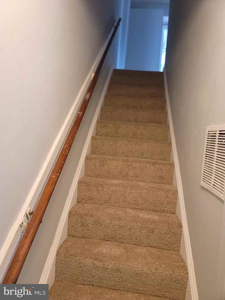 5037 Benning Rd Se - Photo 7 of 13