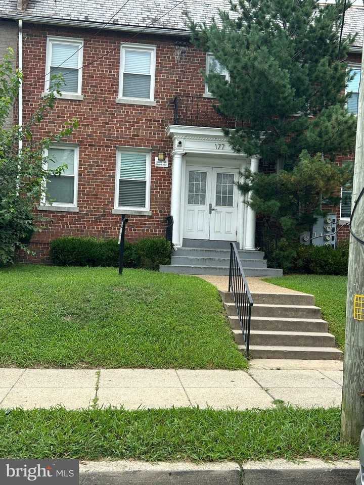 177 36th St Ne #3