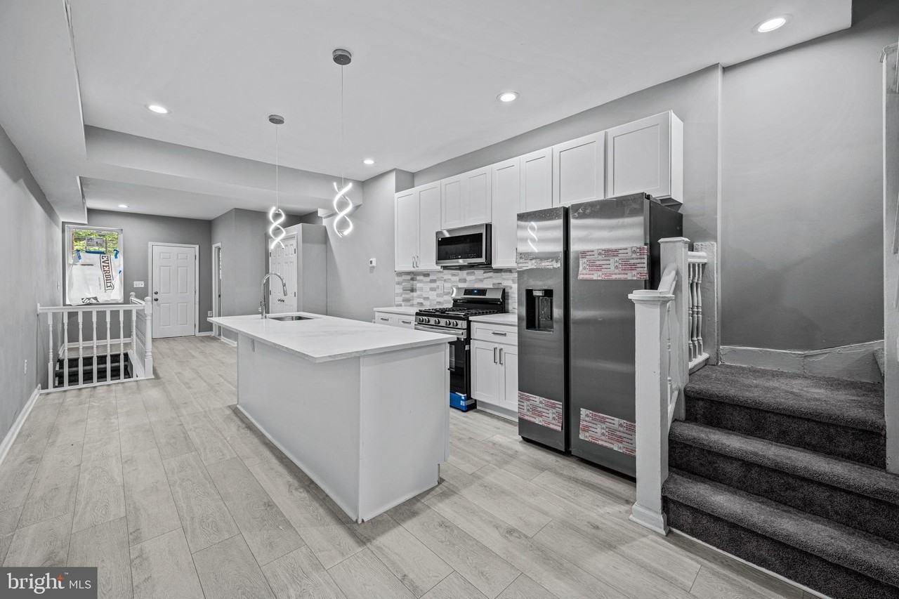 3059 Brighton St - Photo 2 of 37
