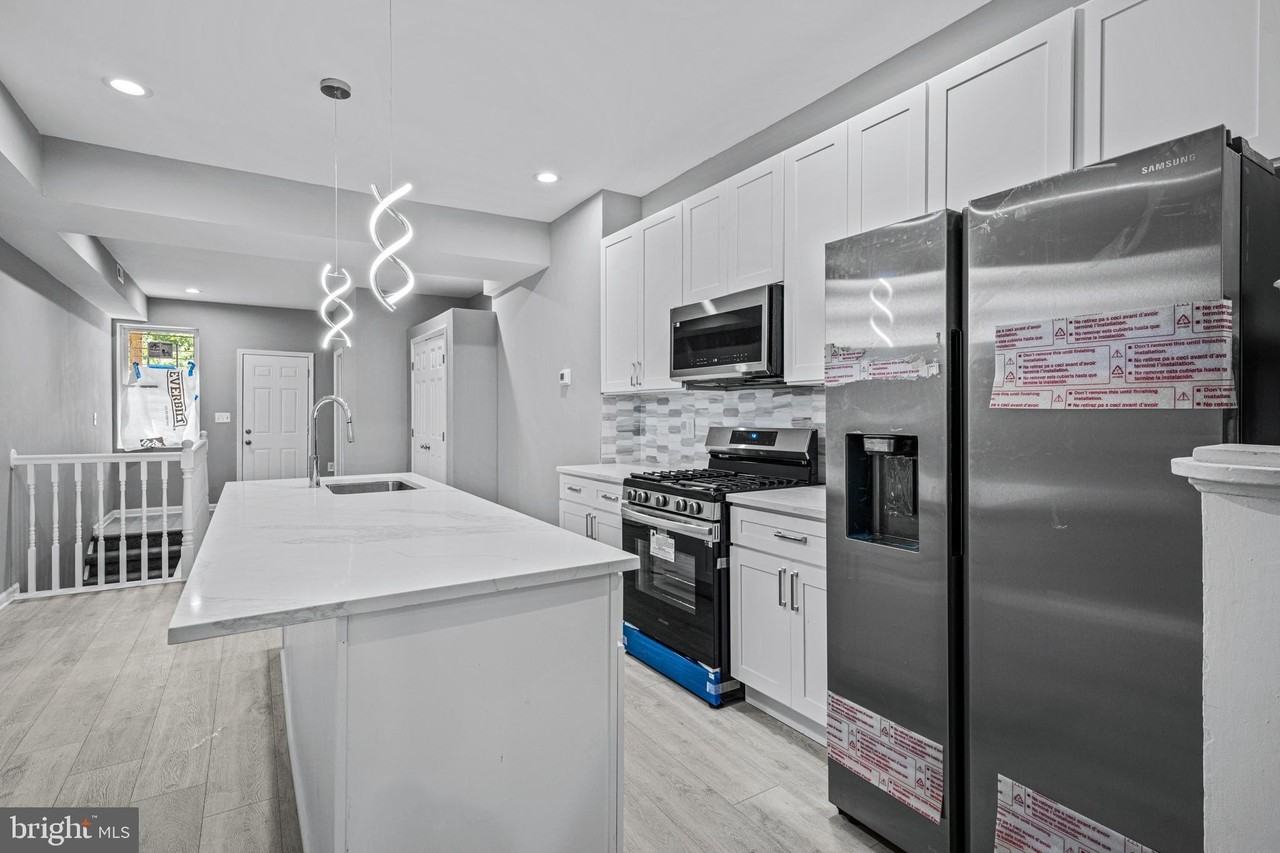 3059 Brighton St - Photo 3 of 37