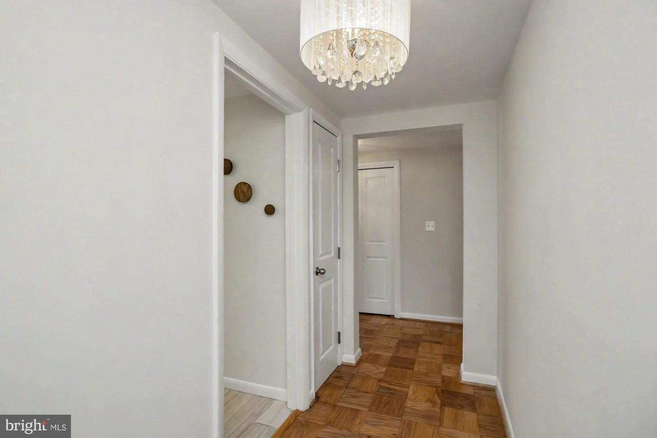 10085 Windstream Dr #4 - Photo 4 of 32