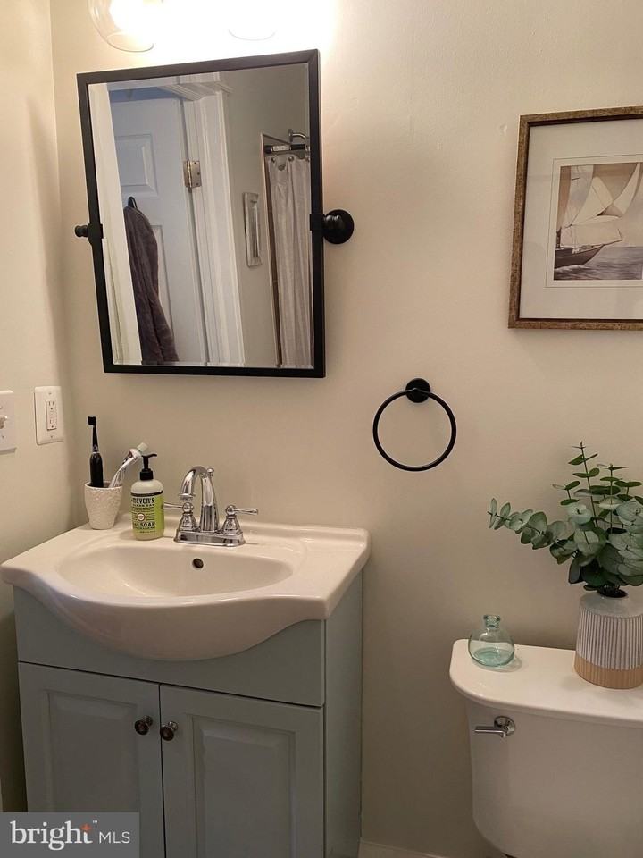 117 Coolidge Ave - Photo 5 of 16
