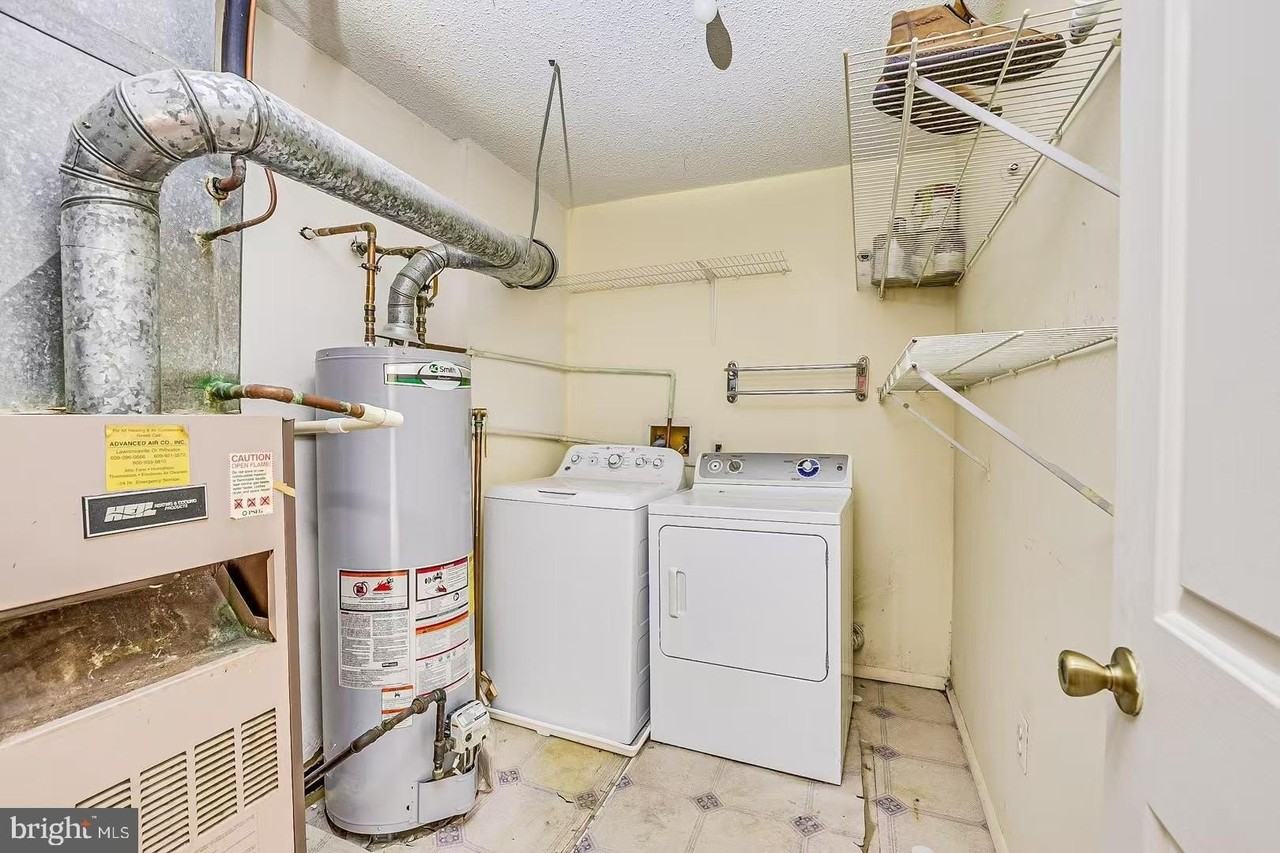 24 Chamberlin Ct - Photo 3 of 10