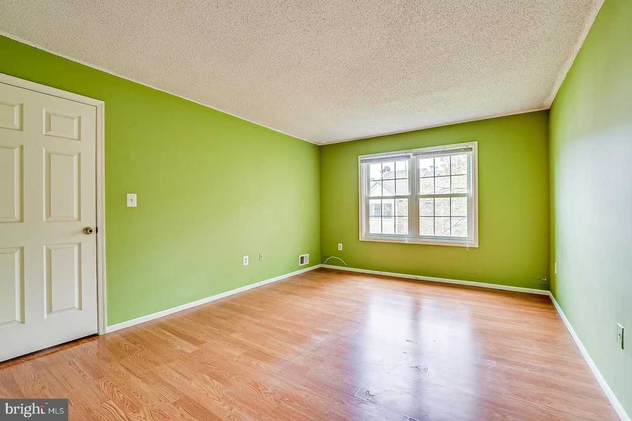 24 Chamberlin Ct - Photo 4 of 10