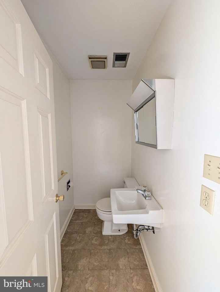 105 Ridge Ave - Photo 5 of 19