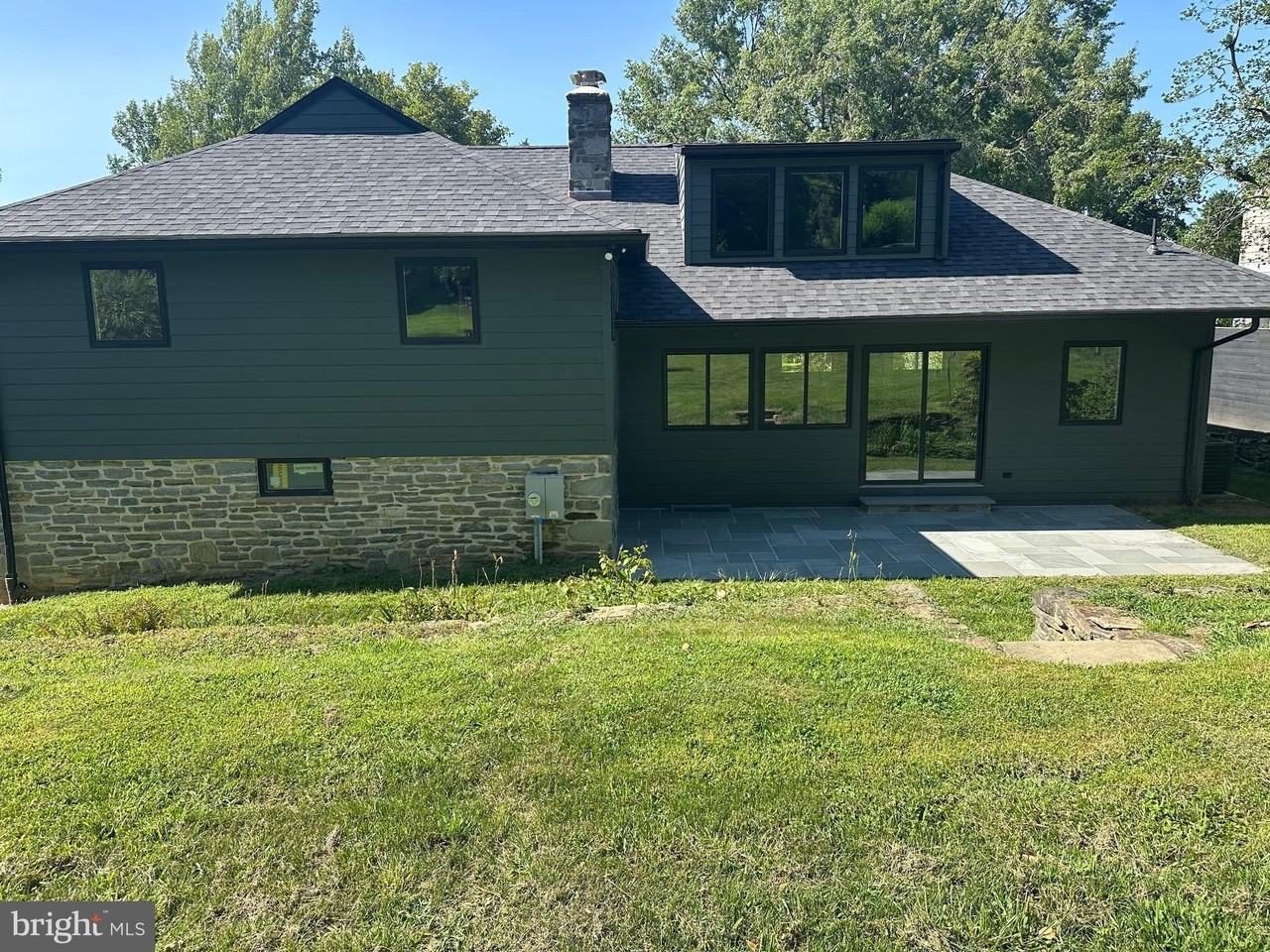 713 Woodfield Rd - Photo 7 of 28