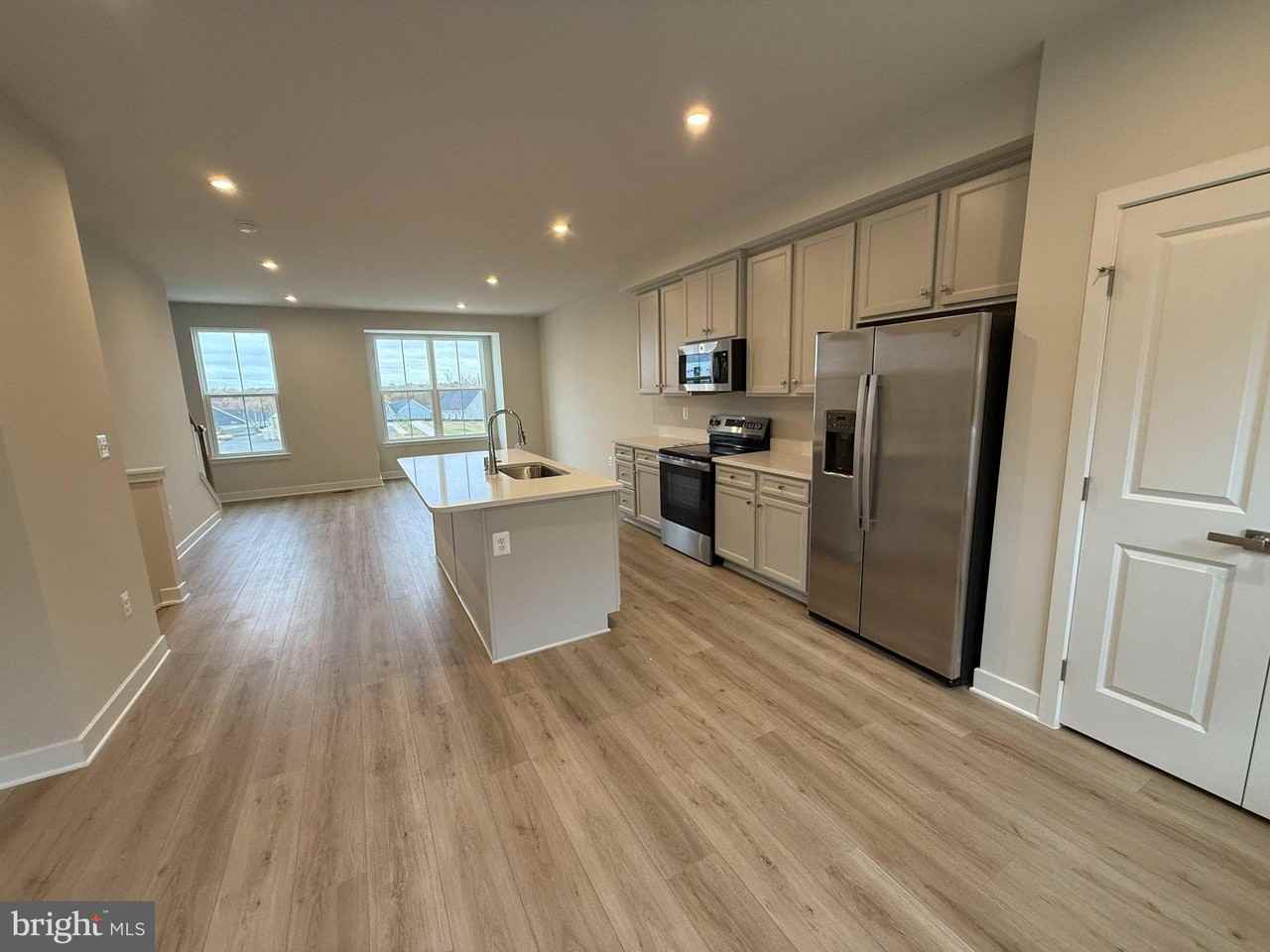 6932 Braxton Springs Way - Photo 7 of 27