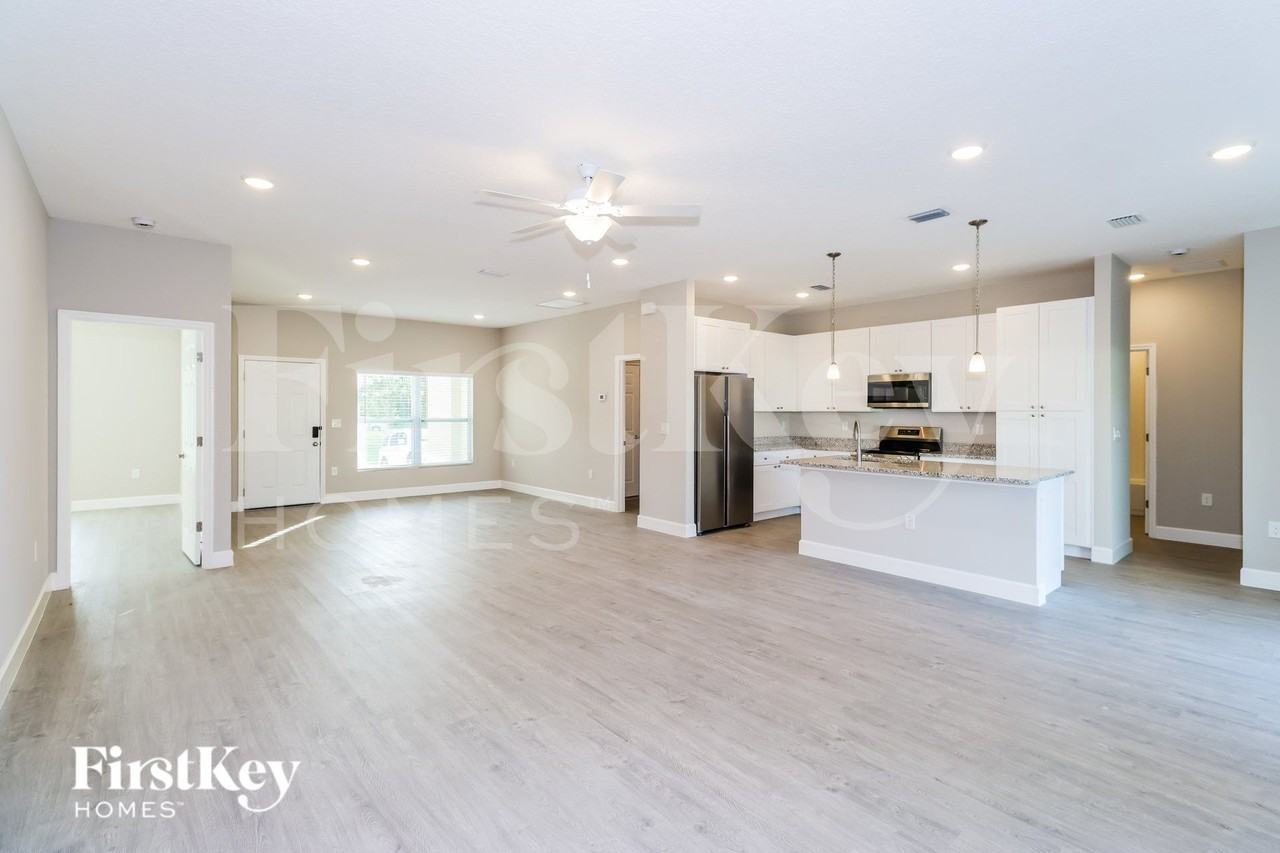2751 Tivoli Ave Se - Photo 2 of 17