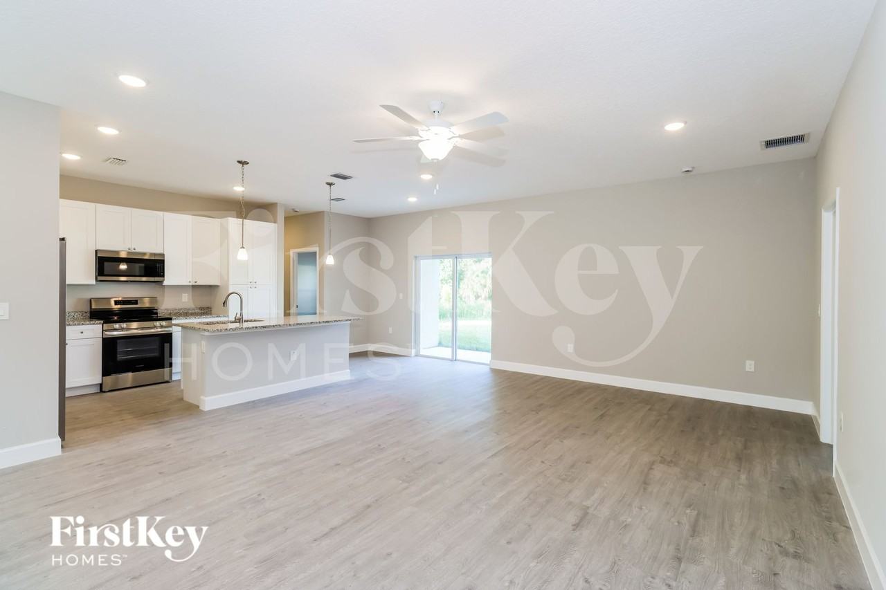 2751 Tivoli Ave Se - Photo 3 of 17