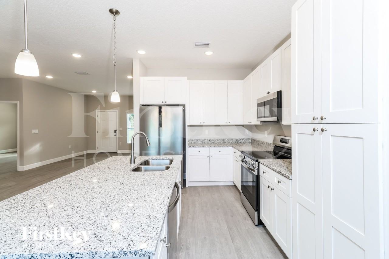 2751 Tivoli Ave Se - Photo 5 of 17