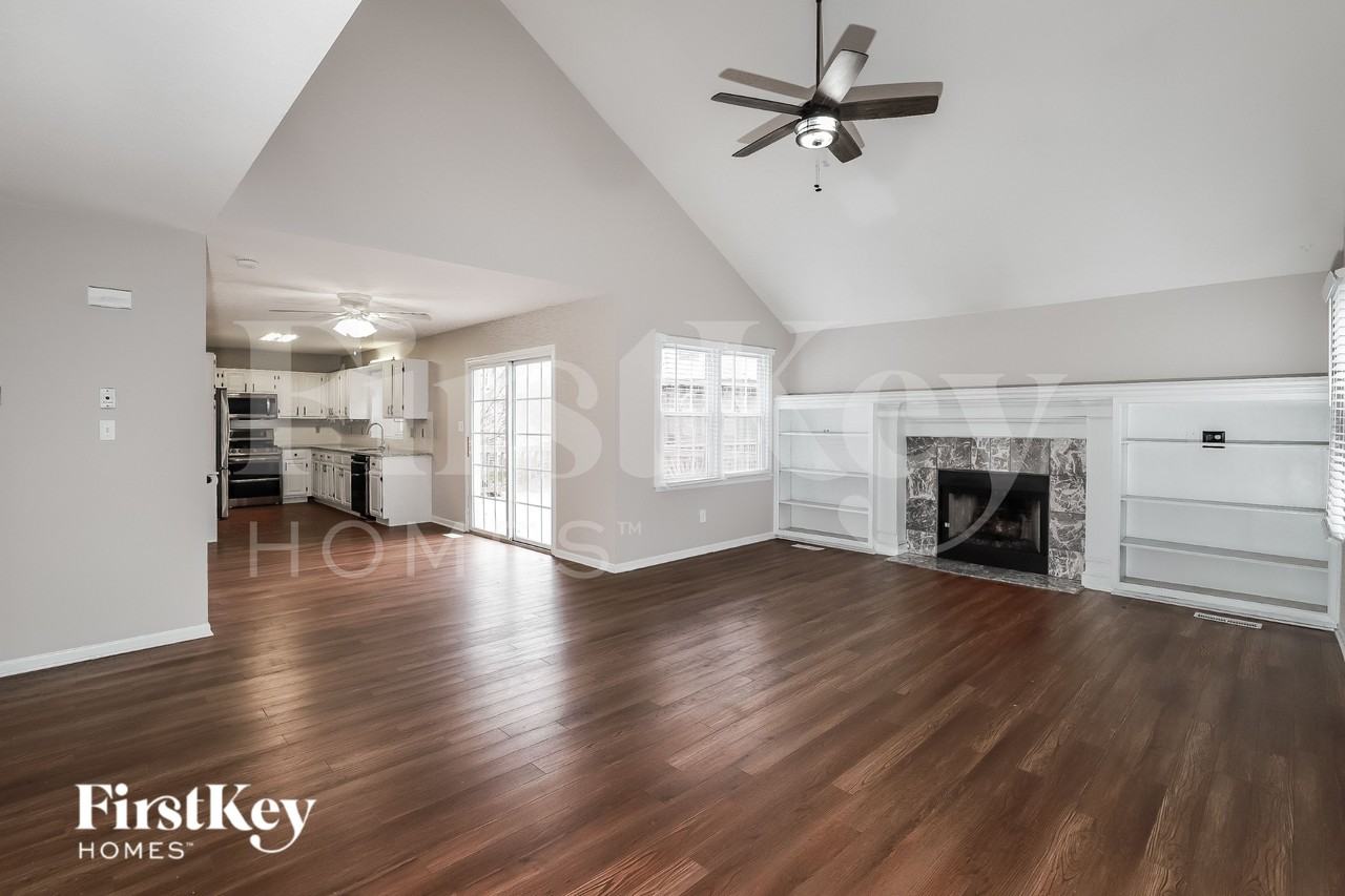 8509 N Mcdonald Ave - Photo 3 of 15