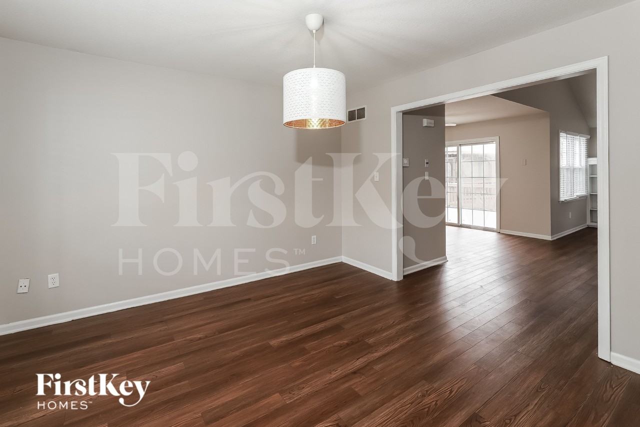 8509 N Mcdonald Ave - Photo 4 of 15