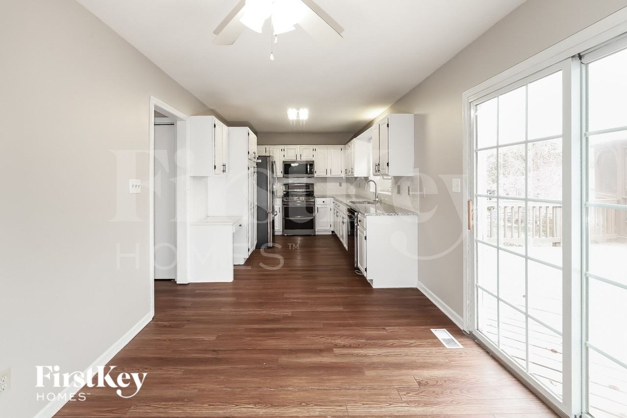 8509 N Mcdonald Ave - Photo 5 of 15
