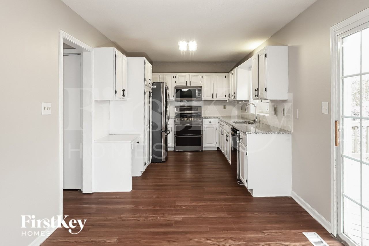 8509 N Mcdonald Ave - Photo 6 of 15