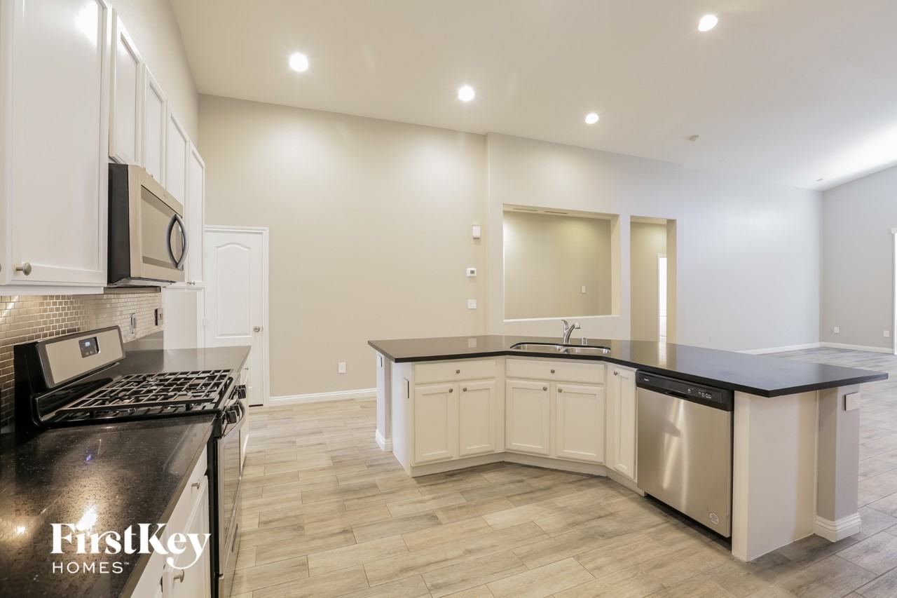 3840 Goldfield St - Photo 7 of 15