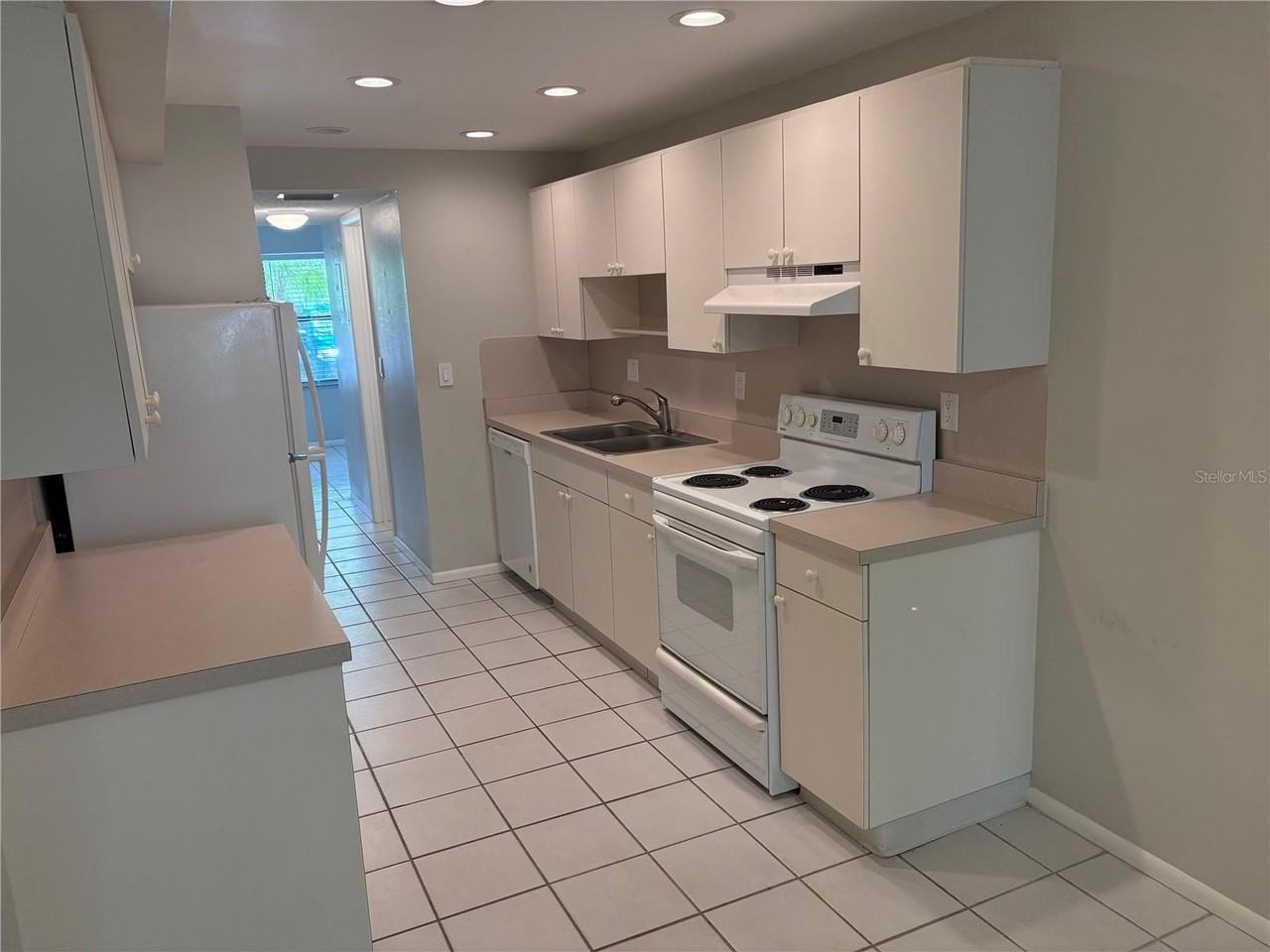 515 30th Ave W #H108 - Photo 5 of 14