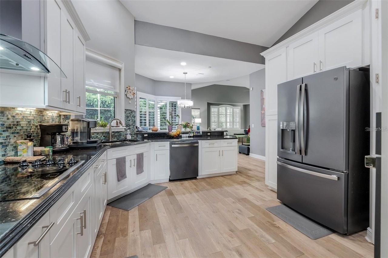 8629 Great Cove Dr - Photo 7 of 26