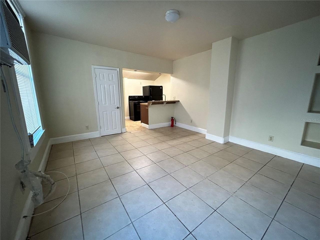 727 Dartmoor St N #301 - Photo 4 of 11