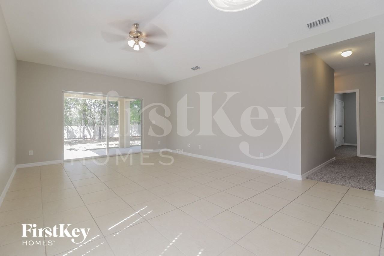 34208 Alameda Dr - Photo 2 of 15