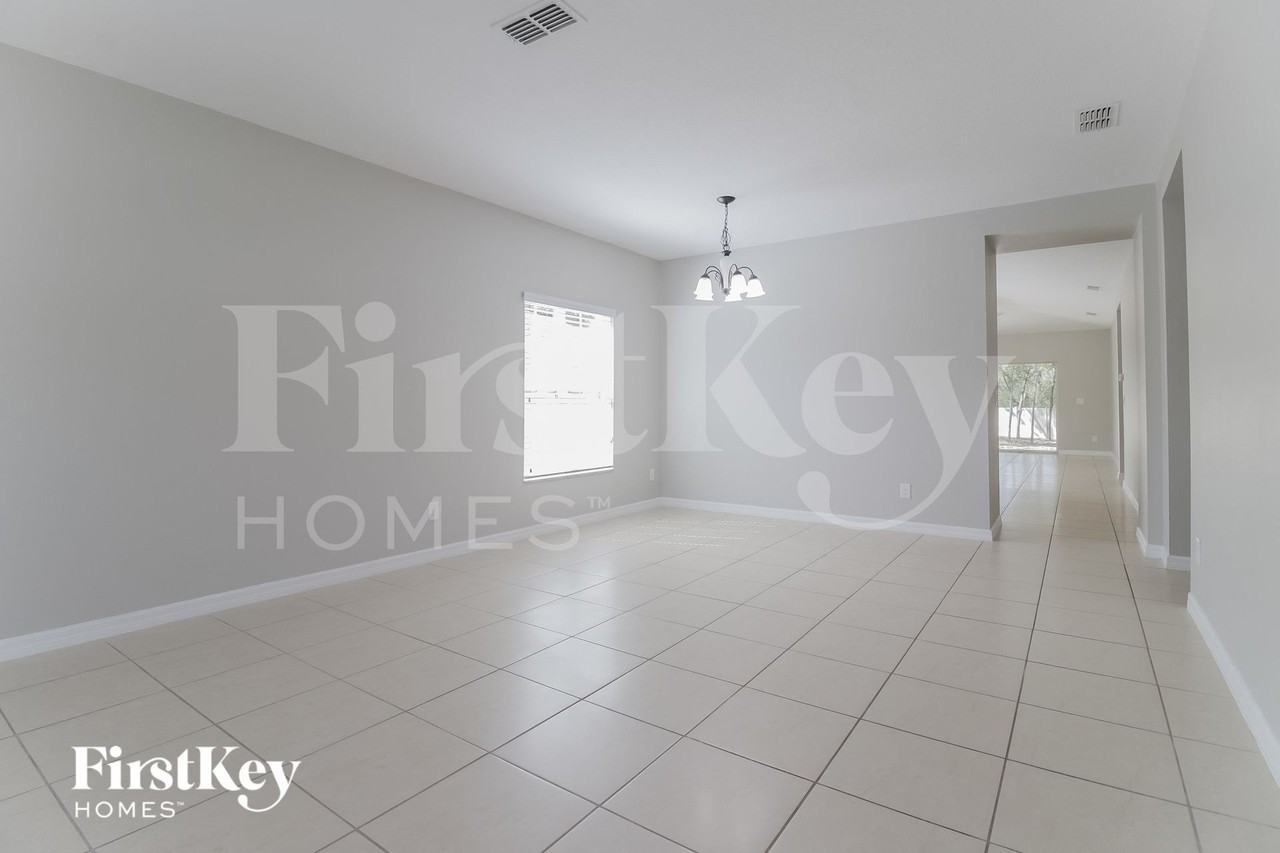 34208 Alameda Dr - Photo 5 of 15