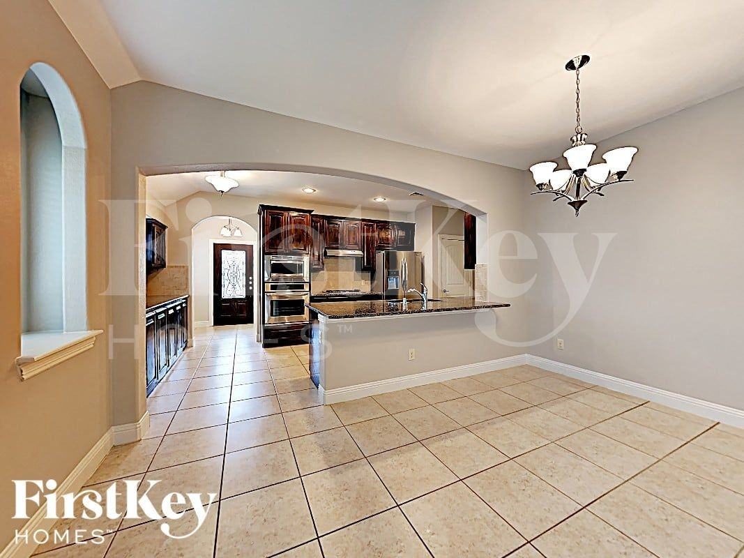 488 Commonwealth Ln - Photo 6 of 16