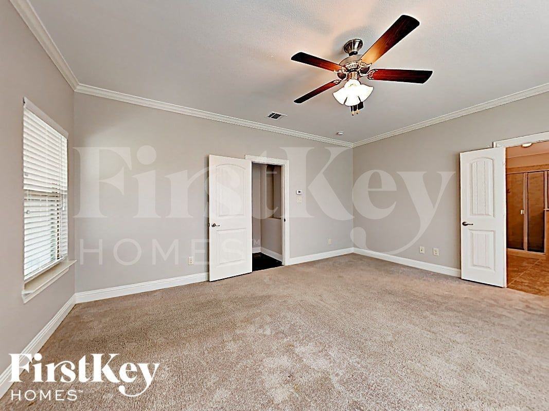 488 Commonwealth Ln - Photo 7 of 16