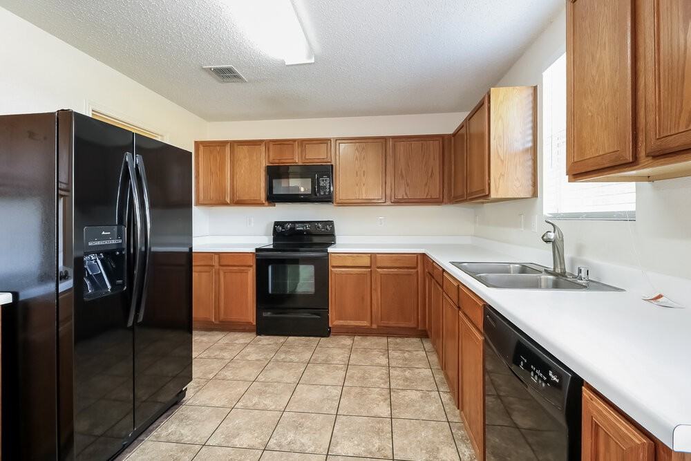 607 Almandora Dr - Photo 6 of 16