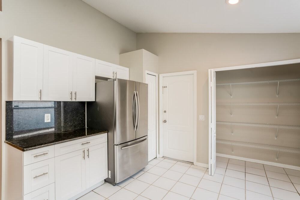 3849 Bellewater Blvd - Photo 6 of 16