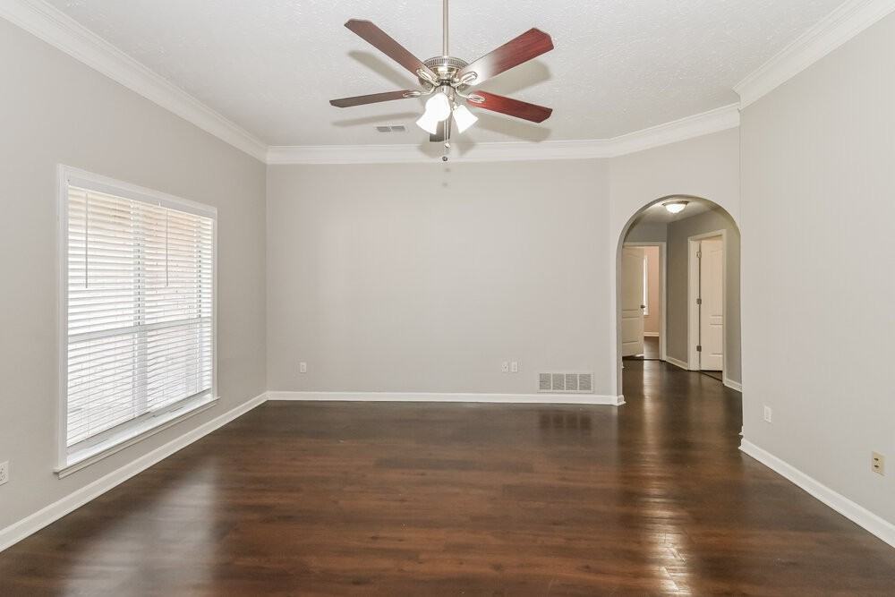 7389 Ivy Trails Cv - Photo 3 of 16