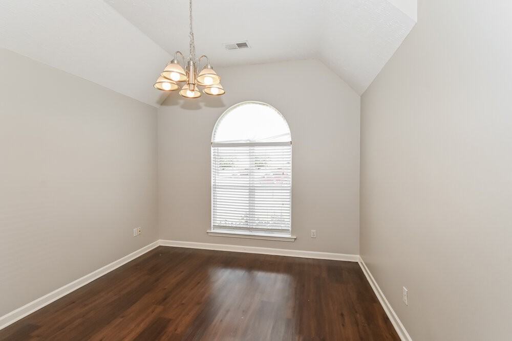 7389 Ivy Trails Cv - Photo 5 of 16
