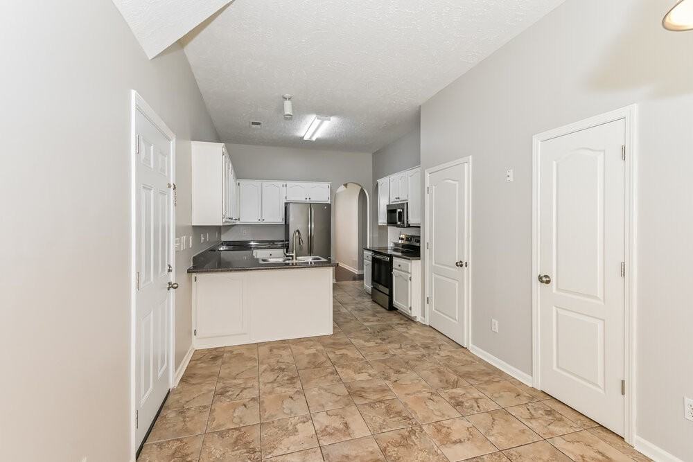 7389 Ivy Trails Cv - Photo 7 of 16