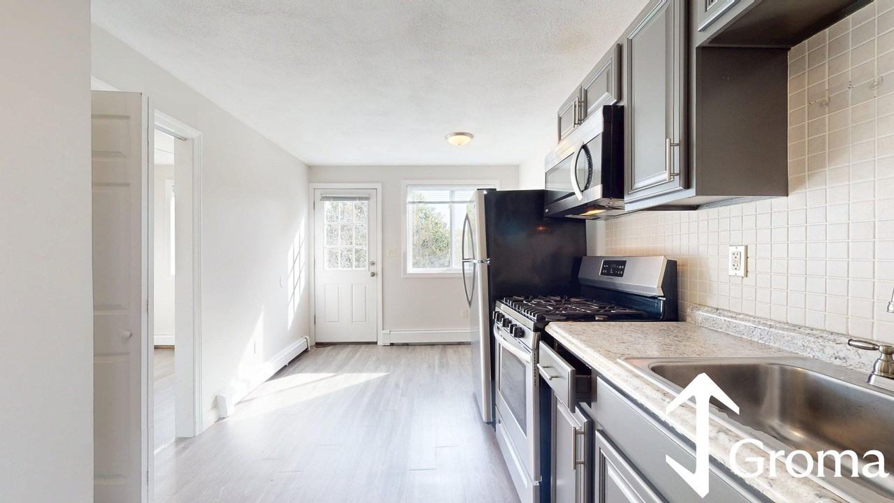 164 Bennington St #3 - Photo 7 of 16
